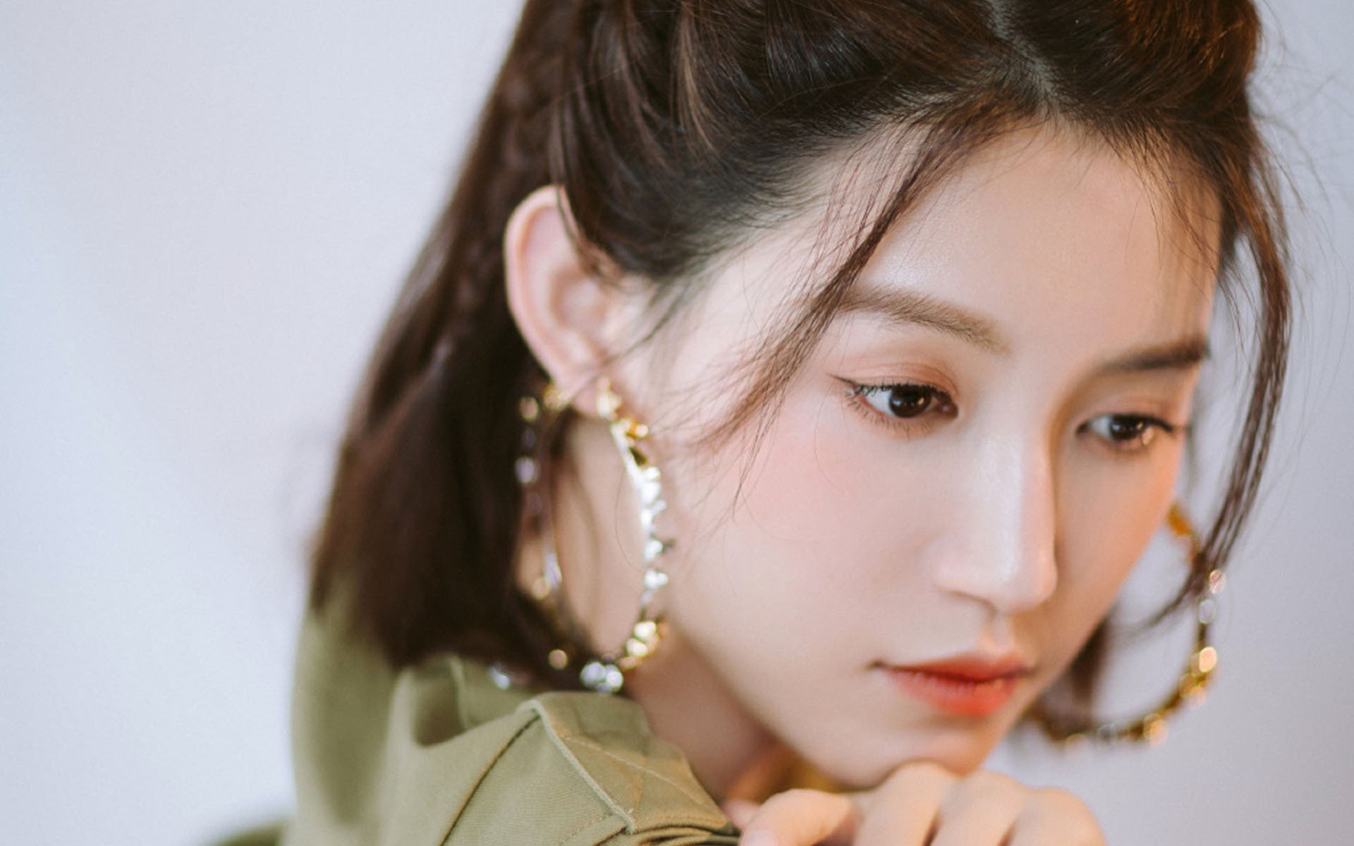 IM体育数据分析平台-小贾伦存在感拉满，深圳队连续得分压制新疆队